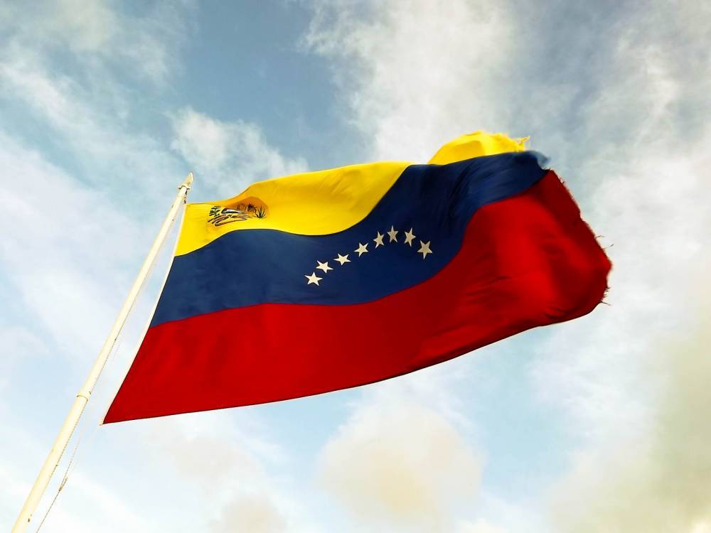 Венесуэла высылает дипломатический корпус Сальвадора