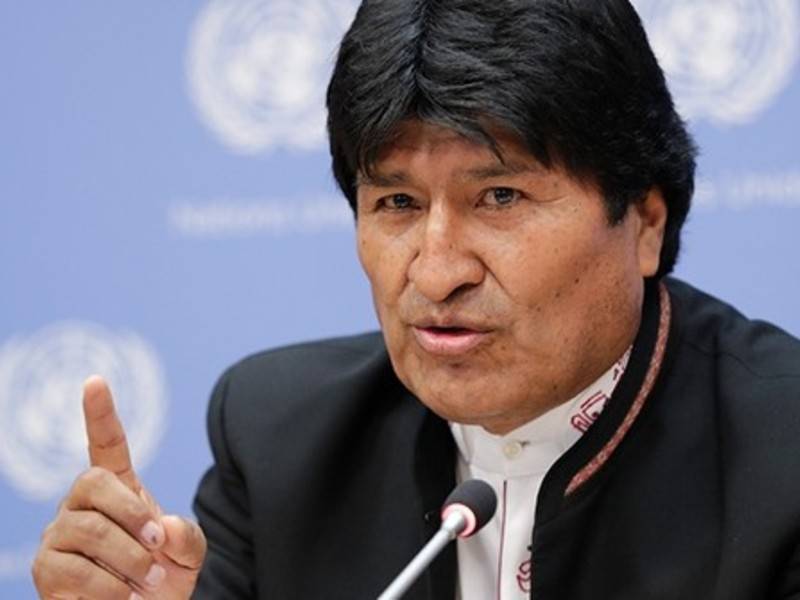 Вертолёт президента Боливии экстренно сел из-за поломки