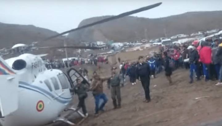 Вертолет с президентом Боливии на борту совершил экстренную посадку