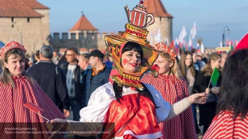Россияне рассказали о главных праздниках страны, в числе которых — День народного единства