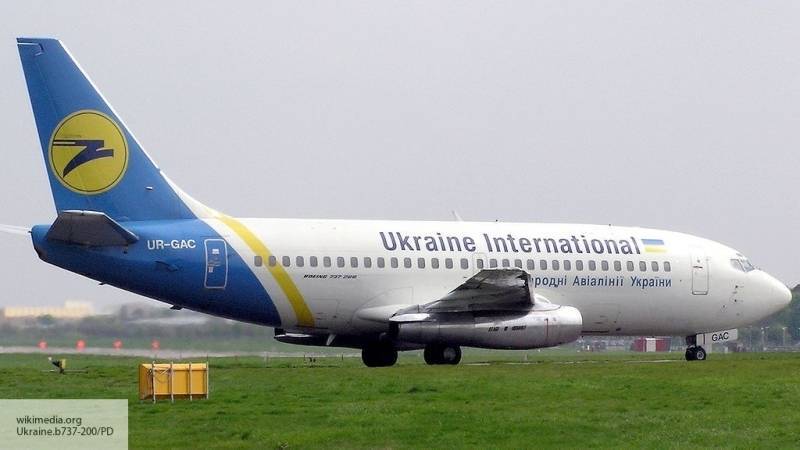 Украинский политолог рассказал, чем грозит Киеву отсутствие авиасообщения с Россией