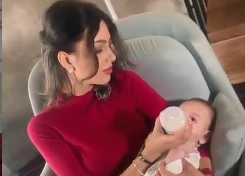 Мисс Москва показала лицо ребенка от бывшего короля Малайзии