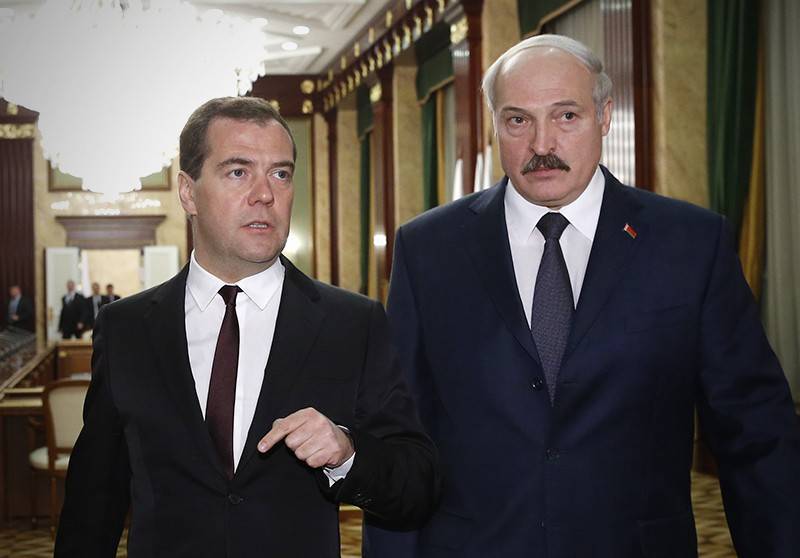 Медведев осадил отказавшегося от России Лукашенко