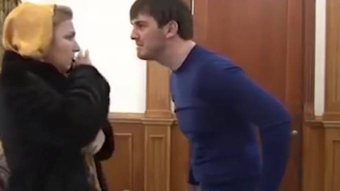 Ислам Кадыров - Экс-мэр Грозного Кадыров принес извинения за жестокое обращение с жителями - piter.tv