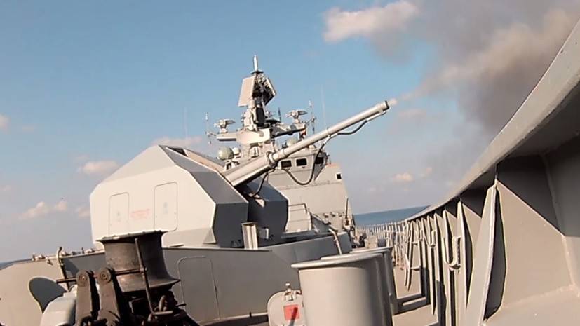 Совместные учения ВМФ и ВКС России в Средиземном море — видео