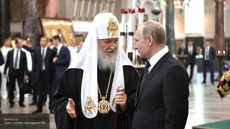 Путин и патриарх Кирилл прибыли на посвященную ВОВ выставку в московском Манеже