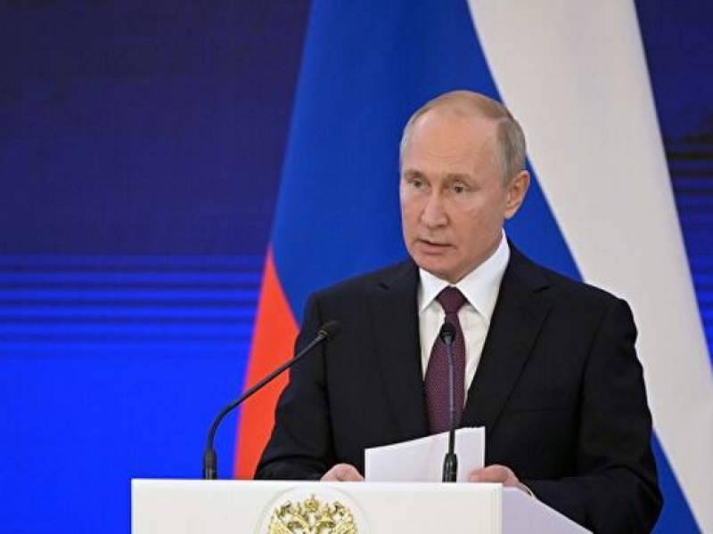 Путин уволил более десяти генералов Следственного комитета, МЧС и МВД
