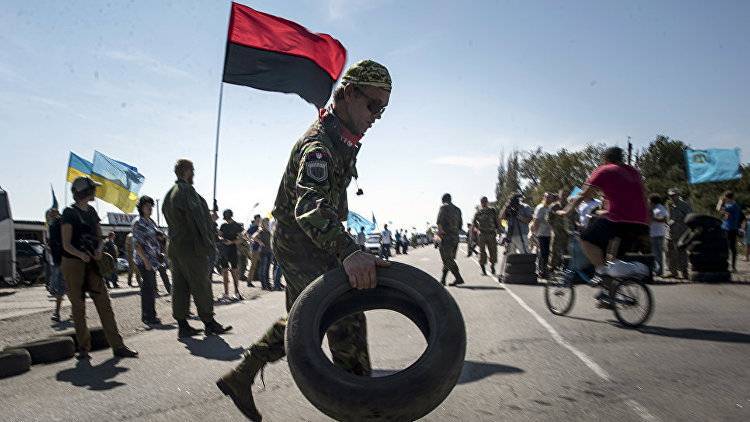 На Херсонщине ограбили базу "правосеков", участвующих в блокаде Крыма