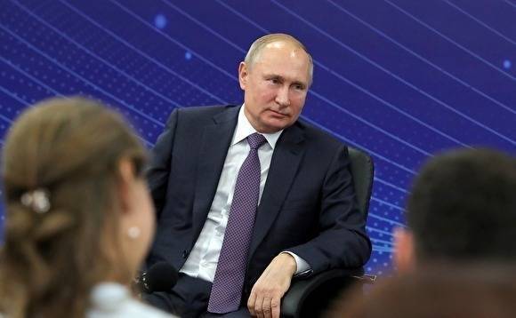 Песков назвал кулак Путина, который тот показал в Светлогорске, «чудесной рекомендацией»
