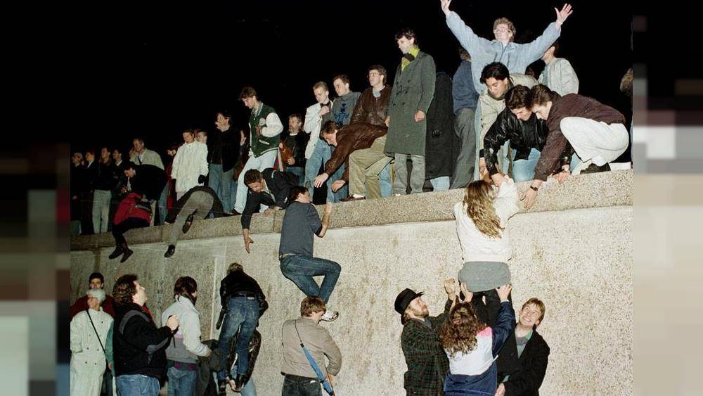 Что такое Берлинская стена и как ее падение привело к объединению Европы?