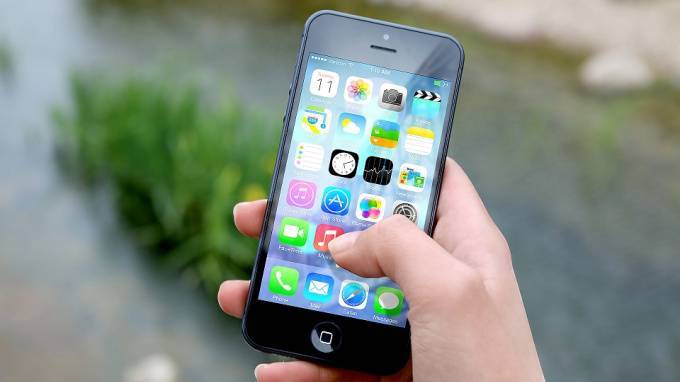 Apple предупредила об отключении интернета на старых iPhone