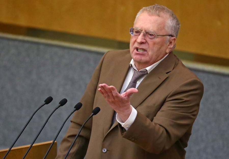 Жириновский предложил раздавать продукты с истекшим сроком годности в офисах ЛДПР