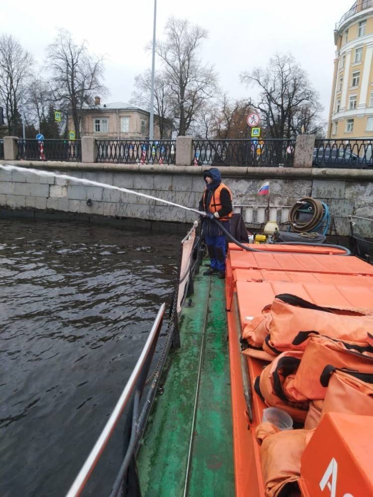 Петербургские экослужбы за неделю утилизировали 104 кг химических отходов