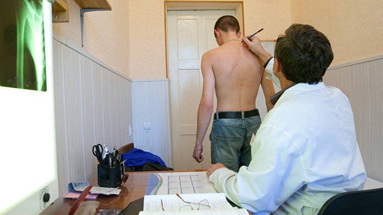 В Крыму из-за диспансеризации продлили работу поликлиник &nbsp;