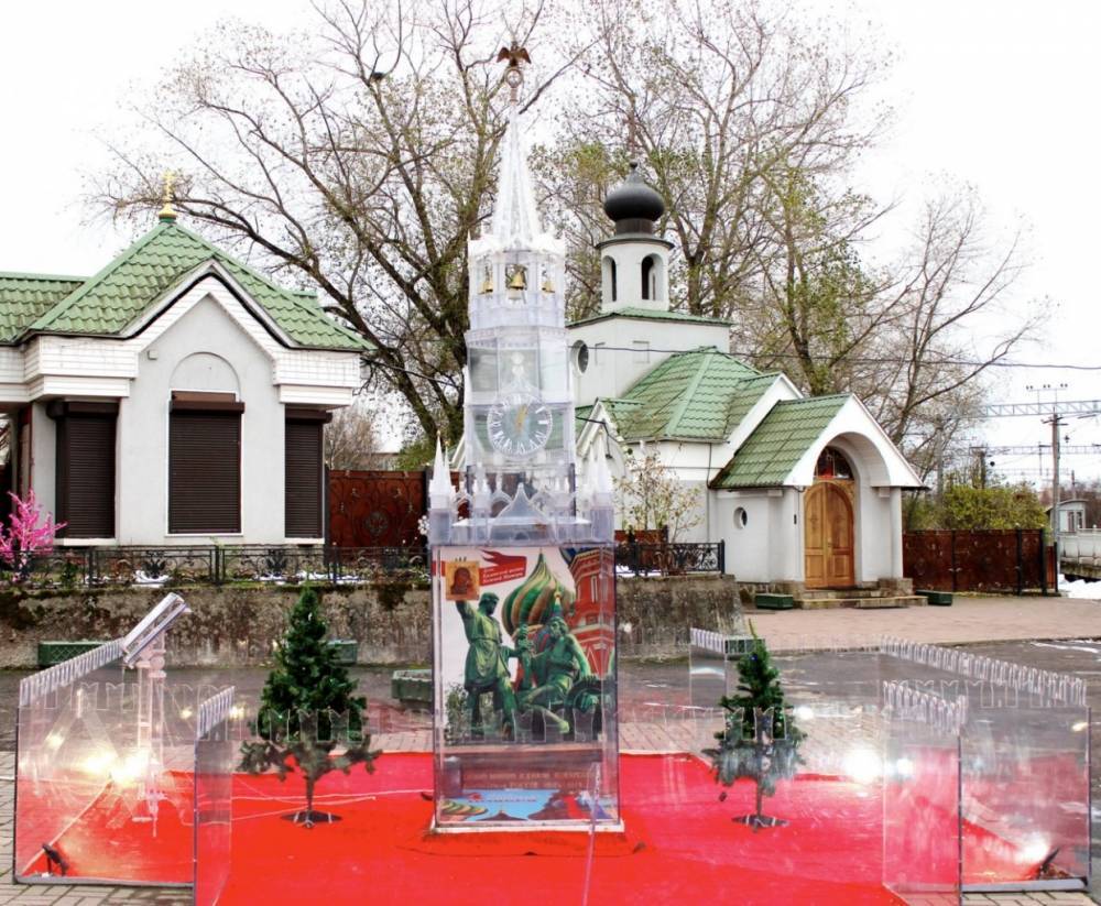 Празднику Казанской иконы Божией Матери посвятили инсталляцию в Сестрорецке