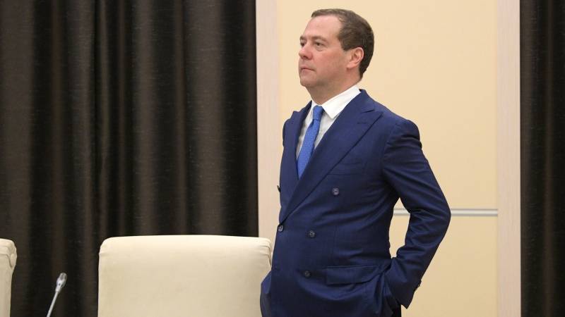 Медведев отметил важность поддержки экспорта российских товаров