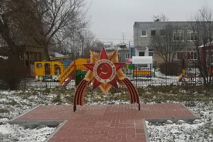 Россияне получили дерево любви и памятник Ленину