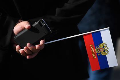 Депутаты захотели запретить смартфоны без российского ПО