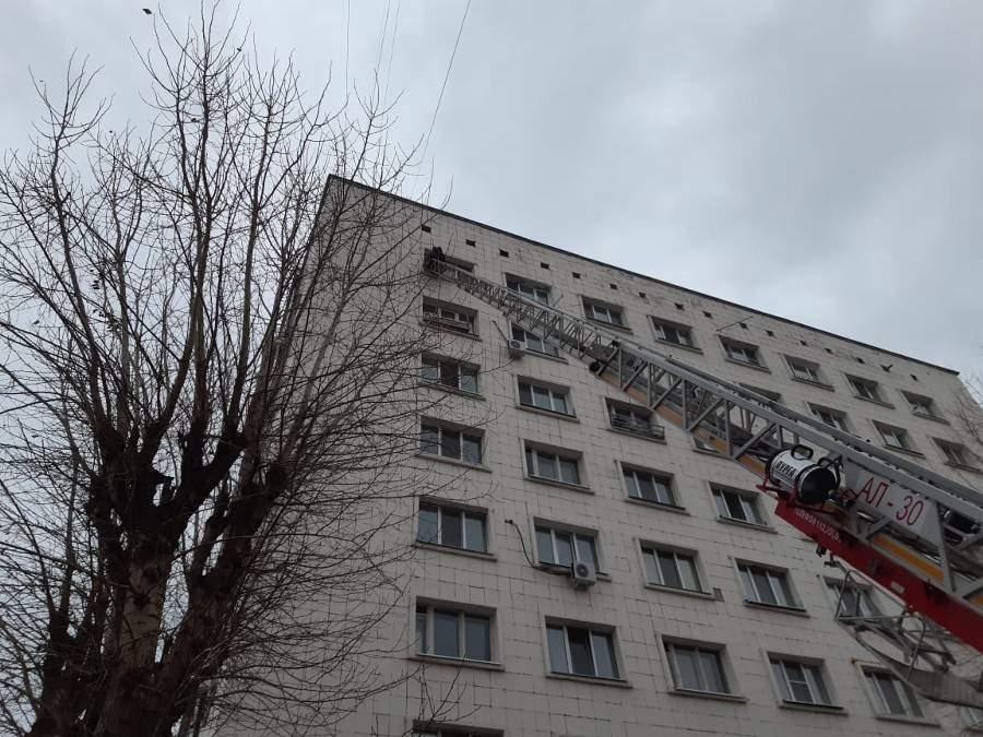 Пятеро детей госпитализированы после пожара в жилом доме в Казани