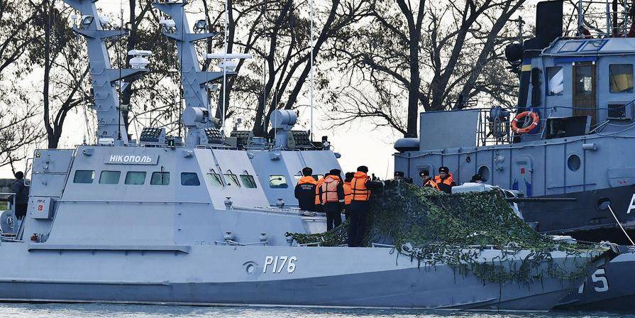 Украина потребовала от мира "надавить" на Россию для возвращения задержанных в Керченском проливе кораблей