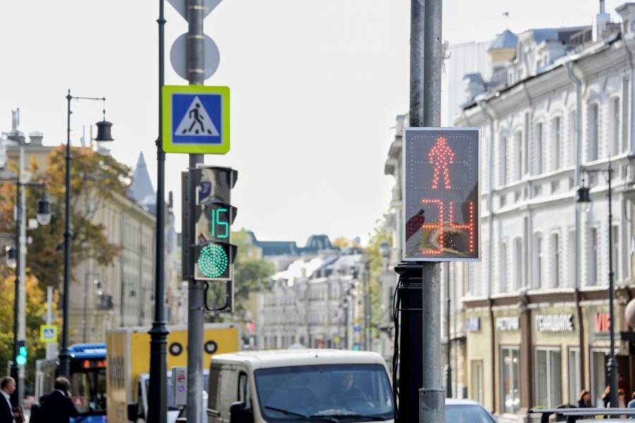 Новые светофоры установили по 29 адресам в Москве с начала года