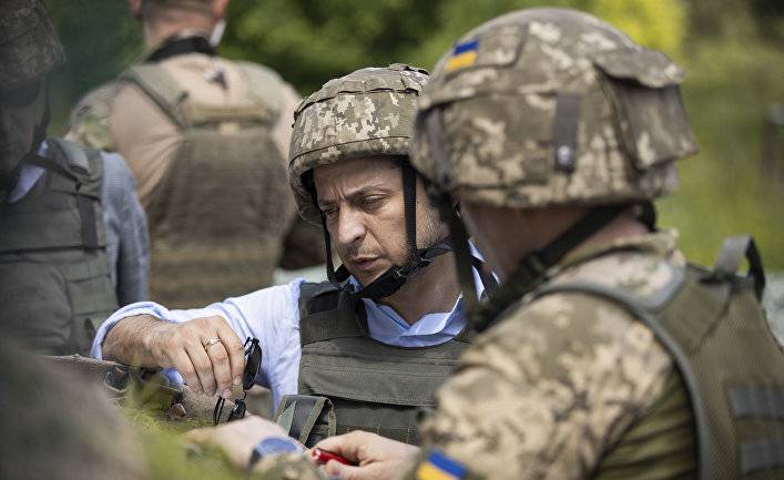 Лукаш: раскачивают ситуацию не из-за разведения войск, а потому что хотят свергнуть Зеленского (Телеканал 112, Украина)