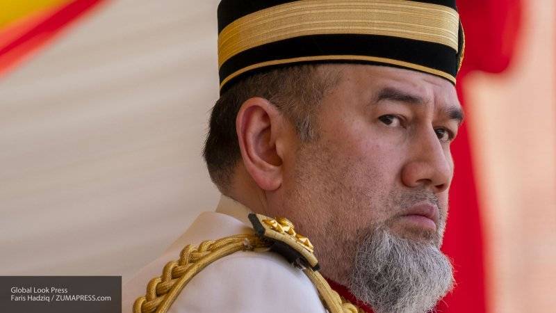 Экс-правитель Малайзии Мухаммад V отказался от сына, рожденного в браке с Воеводиной
