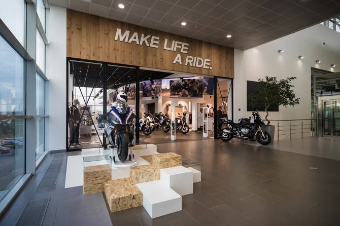 Компания «АВИЛОН» открыла первый в РФ шоу-рум BMW Motorrad с зоной Heritage