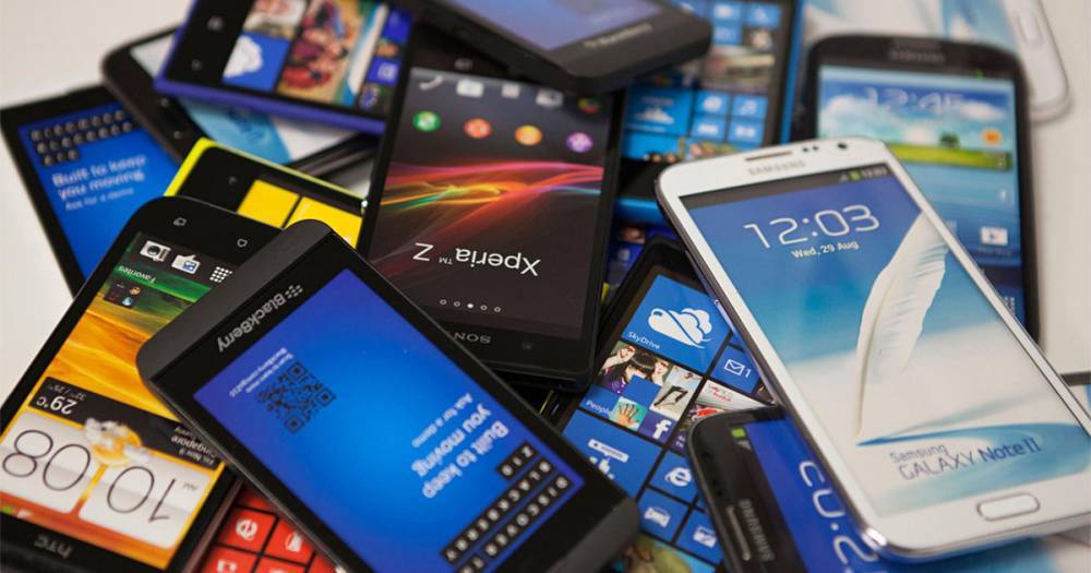 Госдума в первом чтении поддержала запрет на продажу смартфонов без российского ПО
