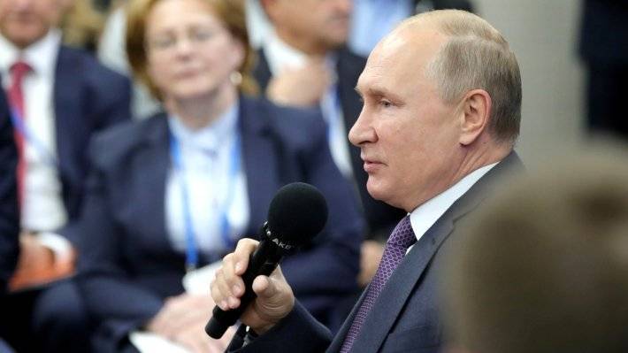 Путин назвал пещерными русофобами врагов русского языка