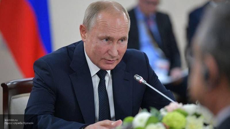 Послания Путина Федеральному собранию может не быть до конца года, сообщили в Кремле