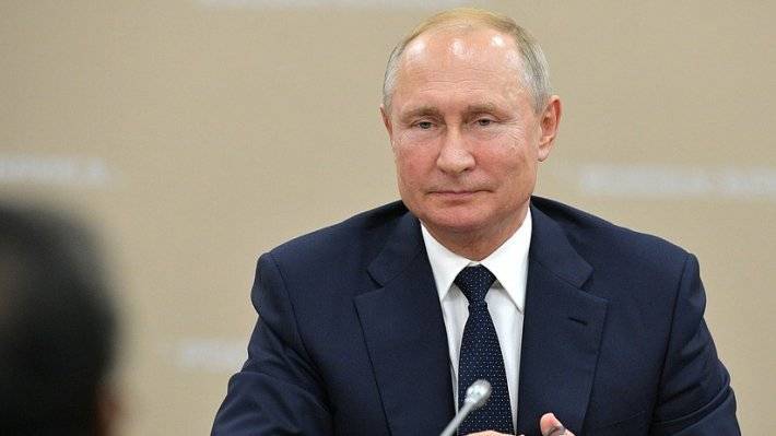 Путин подписал закон о штрафах за производство порошкового алкоголя