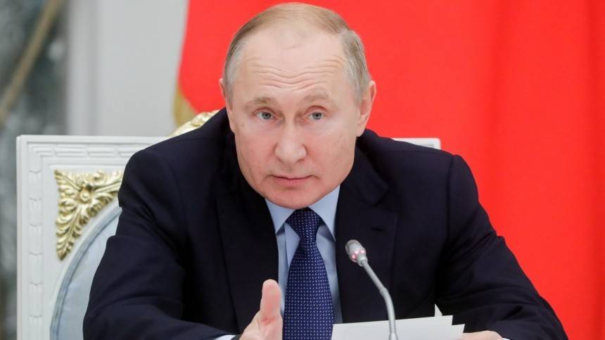 Путин поручил создать словарь русского языка для госструктур и СМИ