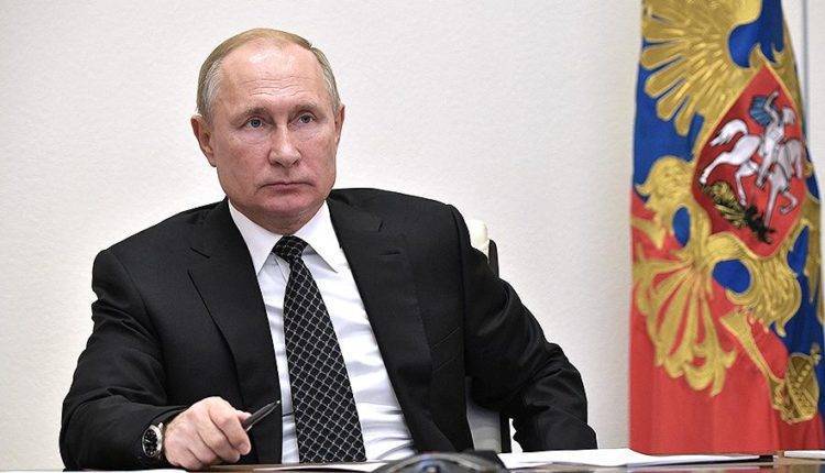 Путин подписал закон о штрафах за производство и продажу порошкового алкоголя