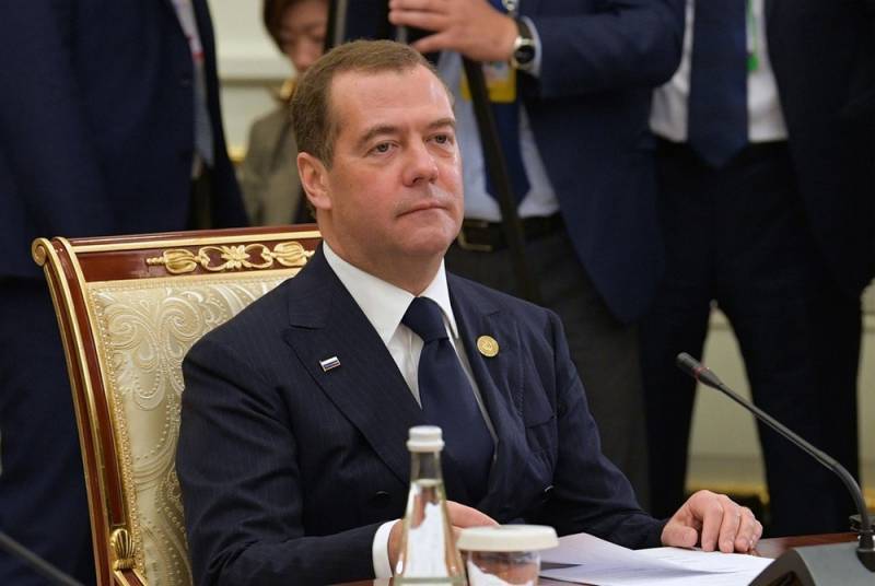 Медведев удивился словам Лукашенко о втягивании белорусов в войны