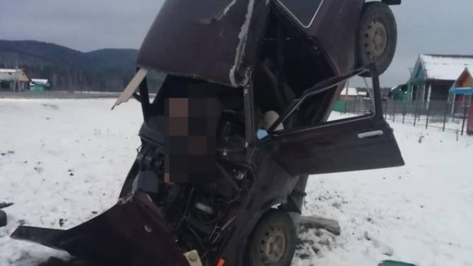 В Башкирии «Нива» врезалась в столб – водитель погиб