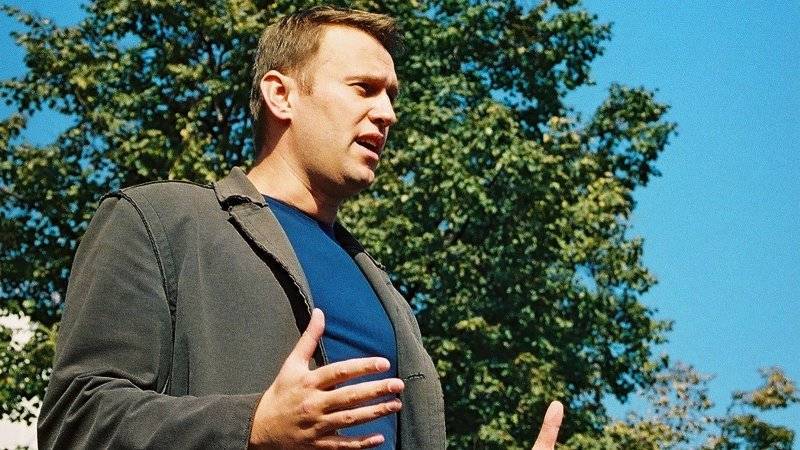 Алексей Навальный - Соловьев - Опрос показал непопулярность Навального и его ФБК среди россиян - polit.info - Москва