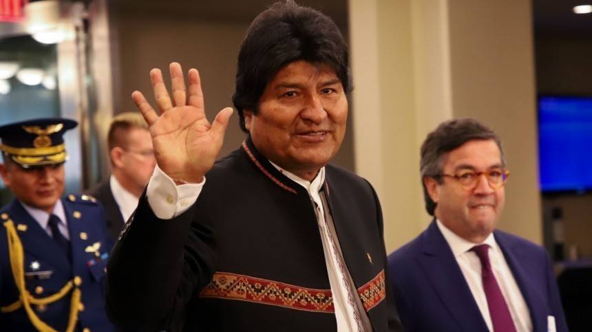 Президент Боливии чуть не погиб в авиакатастрофе на глазах нации