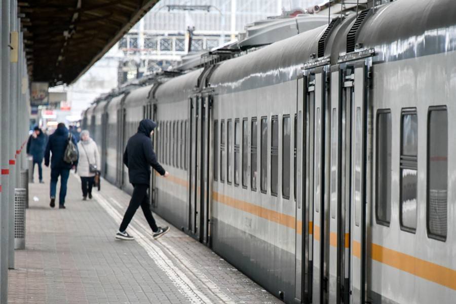 Поезда Савеловского направления следуют с увеличенным интервалом из-за гибели женщины