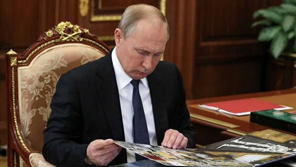 Путин поручил установить единые нормы русского языка для СМИ и госструктур