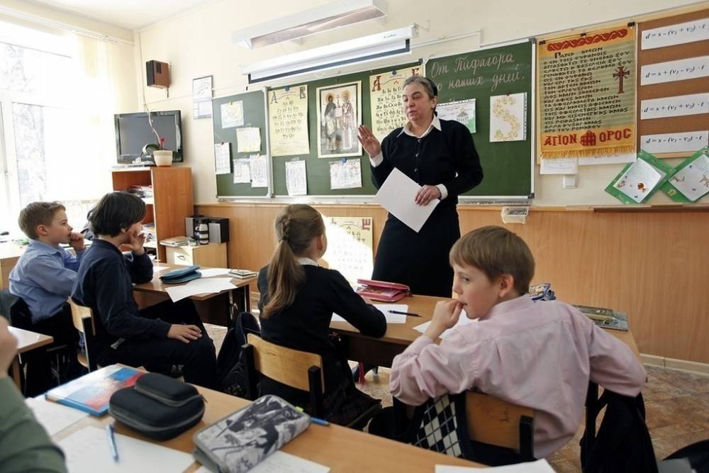 Названы регионы с зарплатами учителей выше 90 тысяч рублей