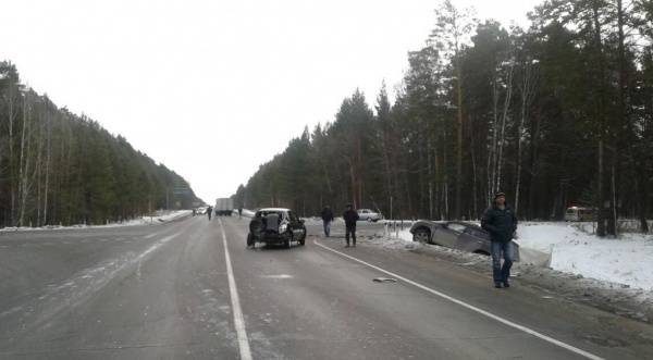 В массовой аварии на трассе Тюмень – Омск пострадали три человека