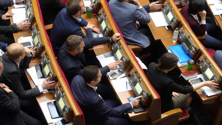 «Пришла беда»: Депутат Рады о возвращении «тупых» к власти на Украине