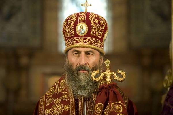 Патриарх Кирилл наградил предстоятеля УПЦ орденом по случаю 75-летия