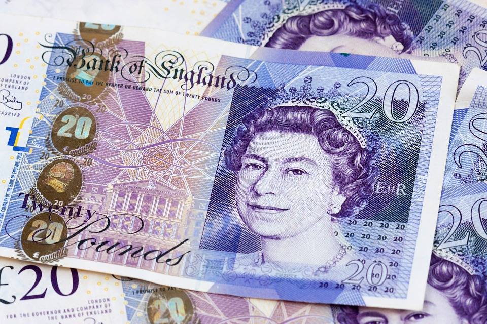 Минимальная оплата труда и подоходный налог в новом финансовом году - angliya.today - Англия