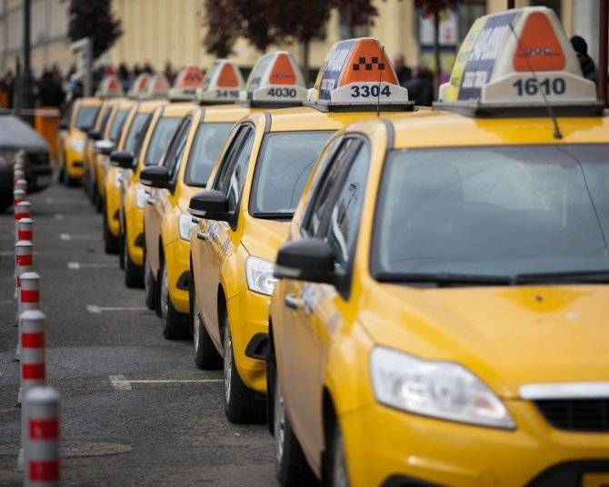 В&nbsp;Госдуме предложили снизить число такси