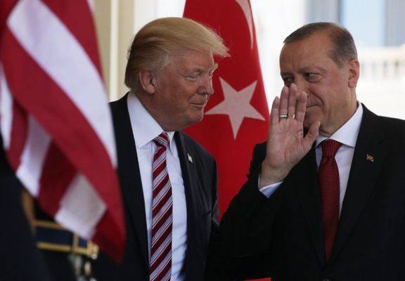 «Ас-Саура»: Трамп — вор сирийской нефти, Эрдоган — на подхвате