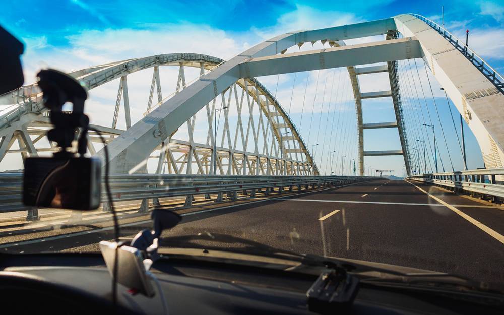 8 миллионов автомобилистов сэкономили, предпочтя Крымский мост паромной переправе