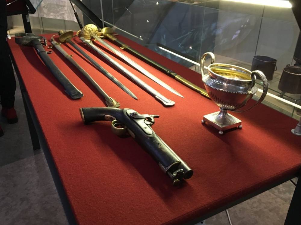 Минкульт передал музею-заповеднику «Царское Село» старинное оружие