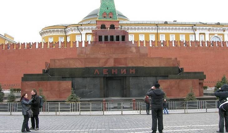 Зюганов высказался о захоронении тела Ленина